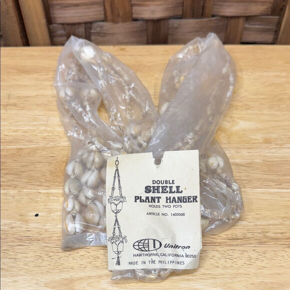 Vintage Double Shell Plant Hanger - Cream - Picture 1 of 1